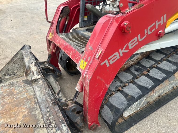 image for item DU3002 2018 Takeuchi TL8 tracked skid steer loader