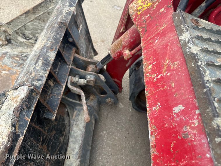 image for item DU3002 2018 Takeuchi TL8 tracked skid steer loader