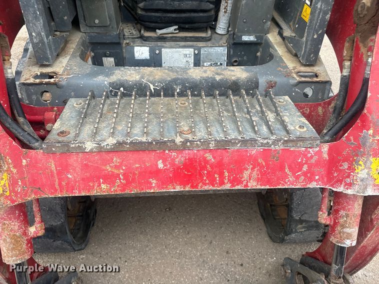 image for item DU3002 2018 Takeuchi TL8 tracked skid steer loader