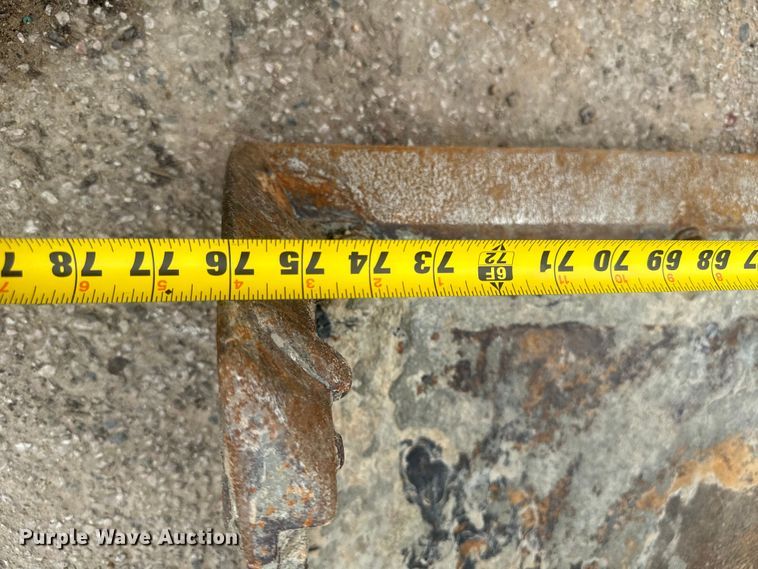 image for item DU3002 2018 Takeuchi TL8 tracked skid steer loader