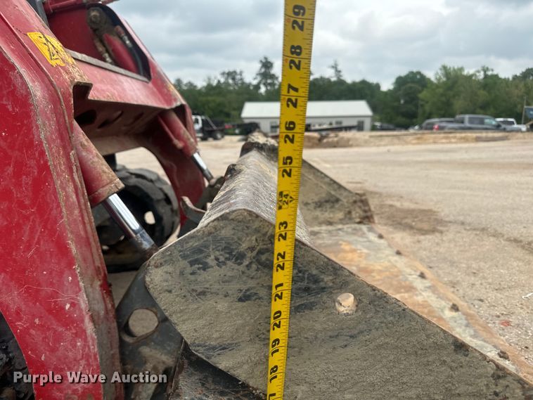 image for item DU3002 2018 Takeuchi TL8 tracked skid steer loader