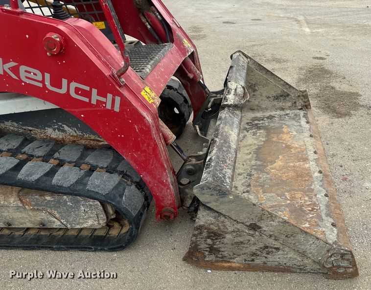 image for item DU3002 2018 Takeuchi TL8 tracked skid steer loader
