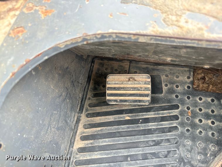 image for item DU3002 2018 Takeuchi TL8 tracked skid steer loader