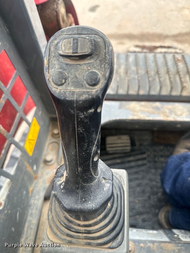 image for item DU3002 2018 Takeuchi TL8 tracked skid steer loader