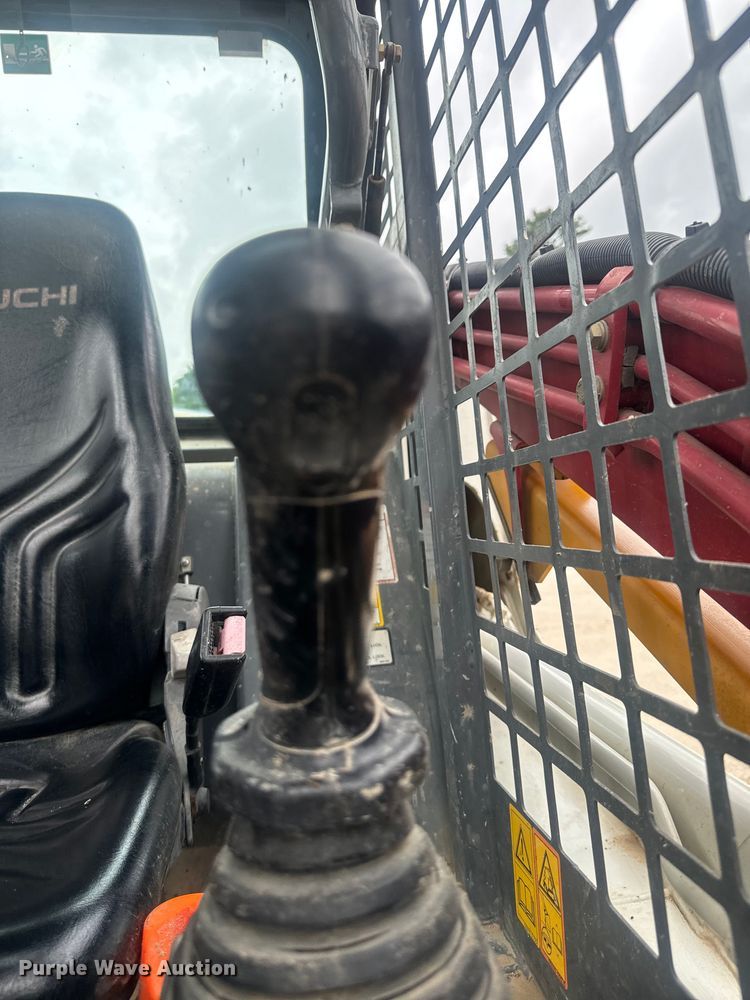 image for item DU3002 2018 Takeuchi TL8 tracked skid steer loader