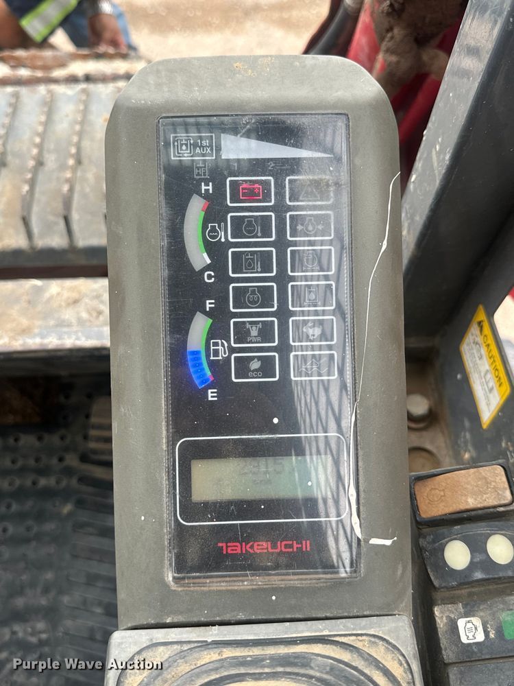 image for item DU3002 2018 Takeuchi TL8 tracked skid steer loader