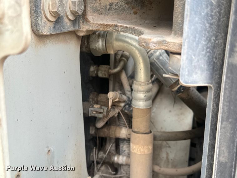 image for item DU3002 2018 Takeuchi TL8 tracked skid steer loader