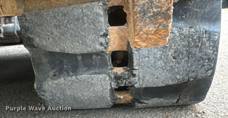 image for item DU3002 2018 Takeuchi TL8 tracked skid steer loader