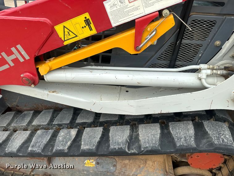 image for item DU3003 2019 Takeuchi TL8 tracked skid steer loader