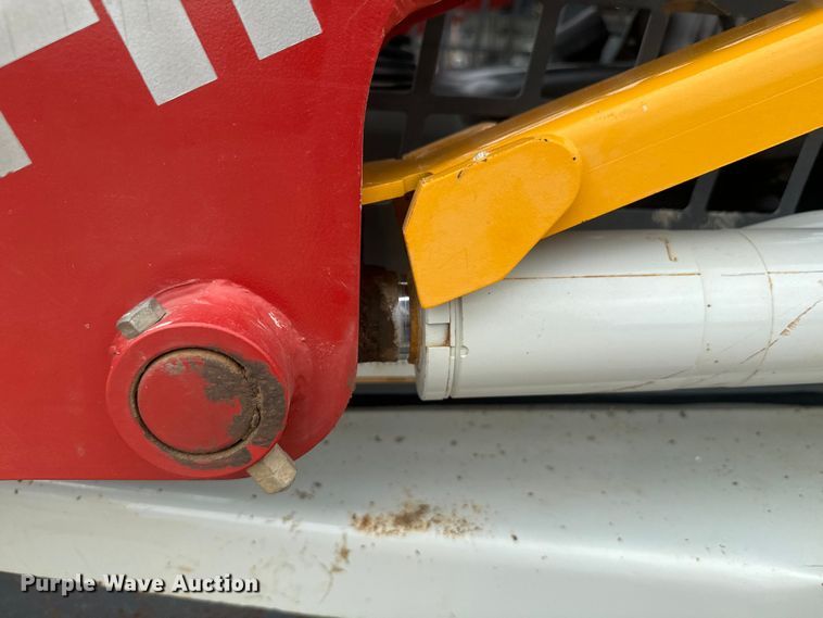 image for item DU3003 2019 Takeuchi TL8 tracked skid steer loader