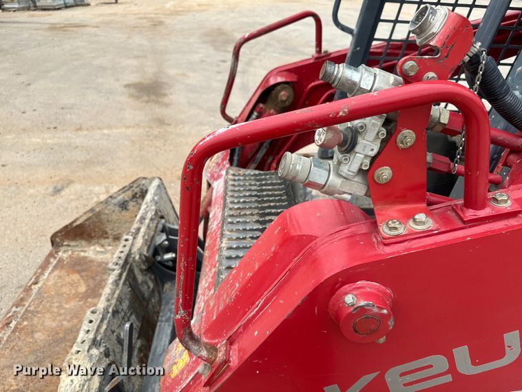 image for item DU3003 2019 Takeuchi TL8 tracked skid steer loader