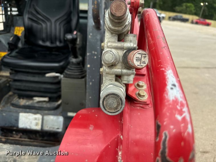 image for item DU3003 2019 Takeuchi TL8 tracked skid steer loader