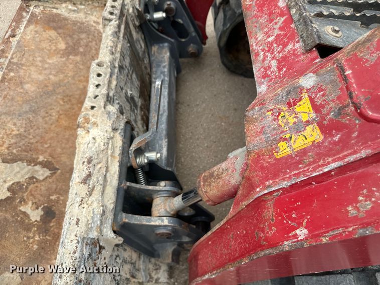 image for item DU3003 2019 Takeuchi TL8 tracked skid steer loader