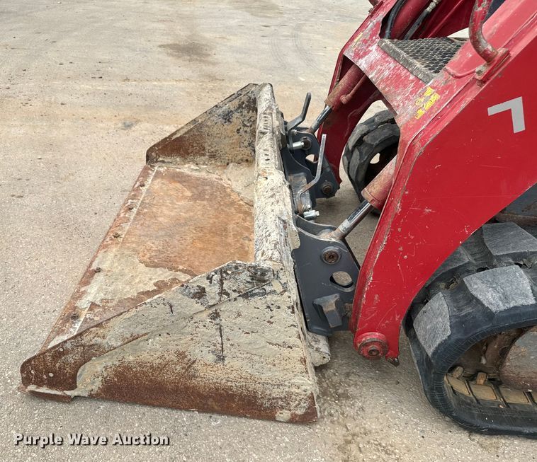 image for item DU3003 2019 Takeuchi TL8 tracked skid steer loader