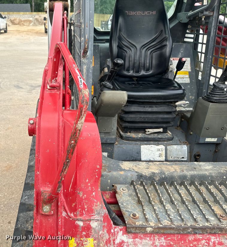 image for item DU3003 2019 Takeuchi TL8 tracked skid steer loader