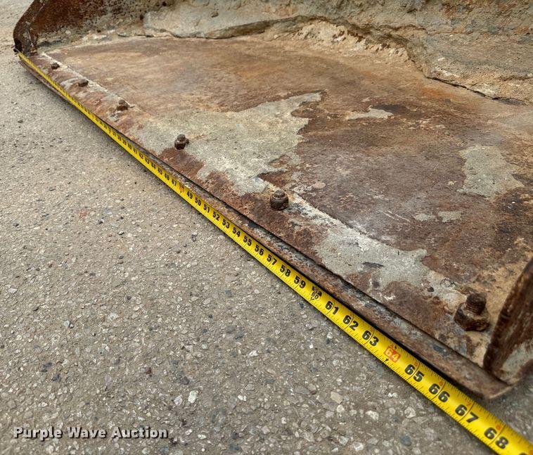 image for item DU3003 2019 Takeuchi TL8 tracked skid steer loader