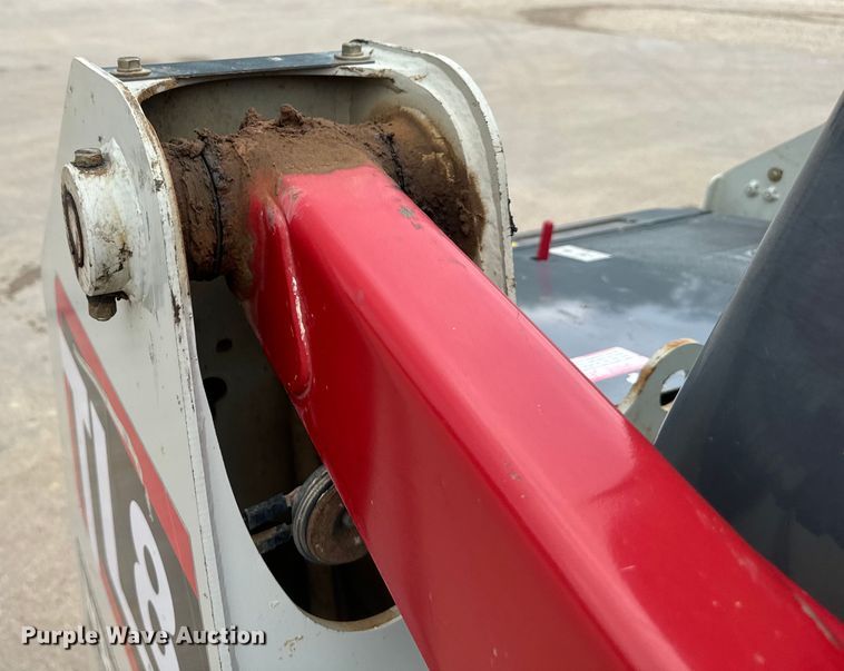 image for item DU3003 2019 Takeuchi TL8 tracked skid steer loader