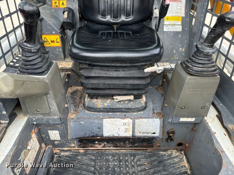 image for item DU3003 2019 Takeuchi TL8 tracked skid steer loader