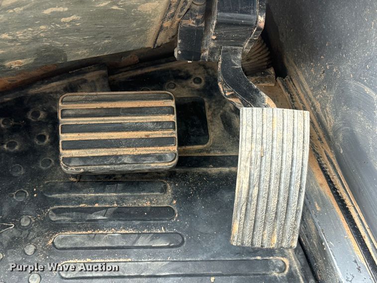 image for item DU3003 2019 Takeuchi TL8 tracked skid steer loader