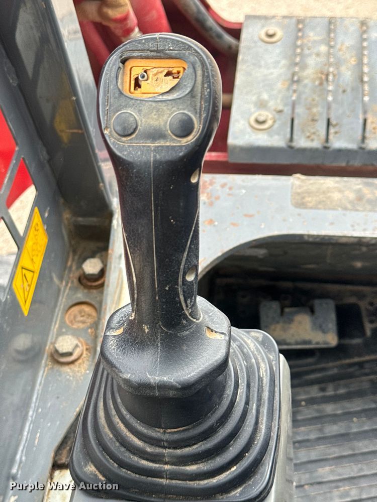 image for item DU3003 2019 Takeuchi TL8 tracked skid steer loader