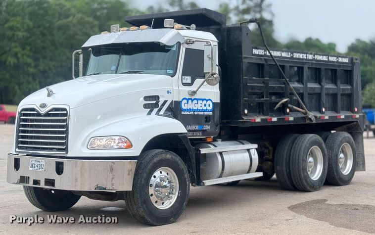 image for item DU3005 2004 Mack CX613 dump truck