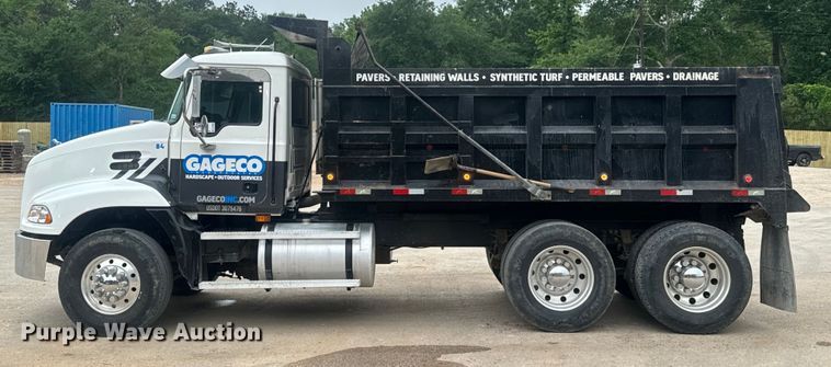 image for item DU3005 2004 Mack CX613 dump truck