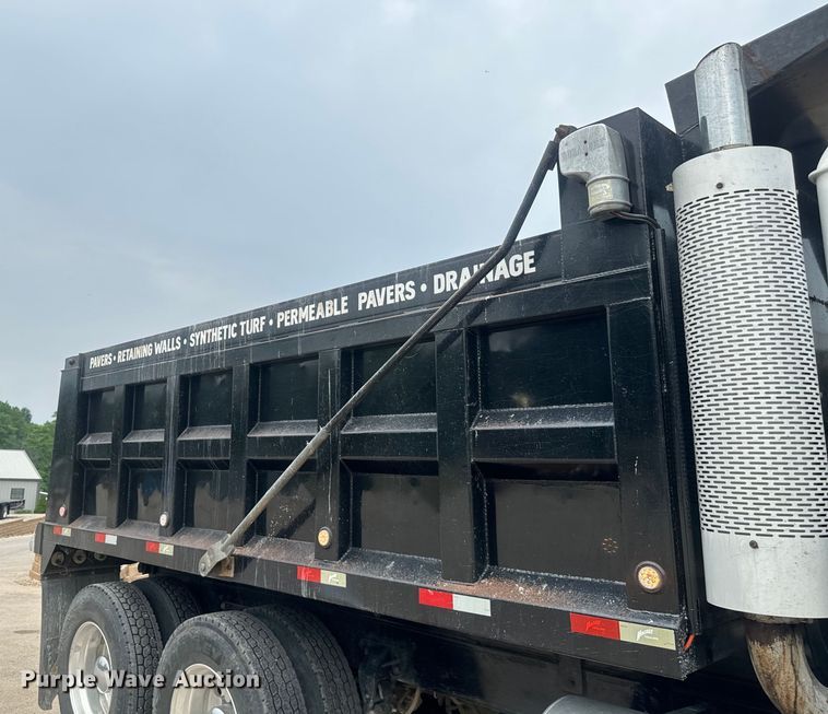 image for item DU3005 2004 Mack CX613 dump truck