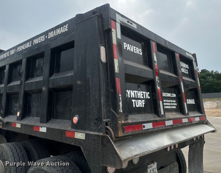 image for item DU3005 2004 Mack CX613 dump truck