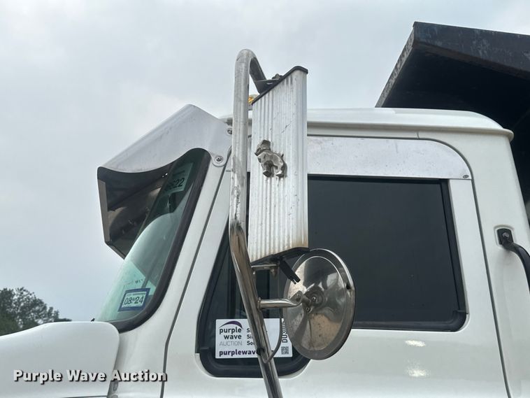 image for item DU3005 2004 Mack CX613 dump truck