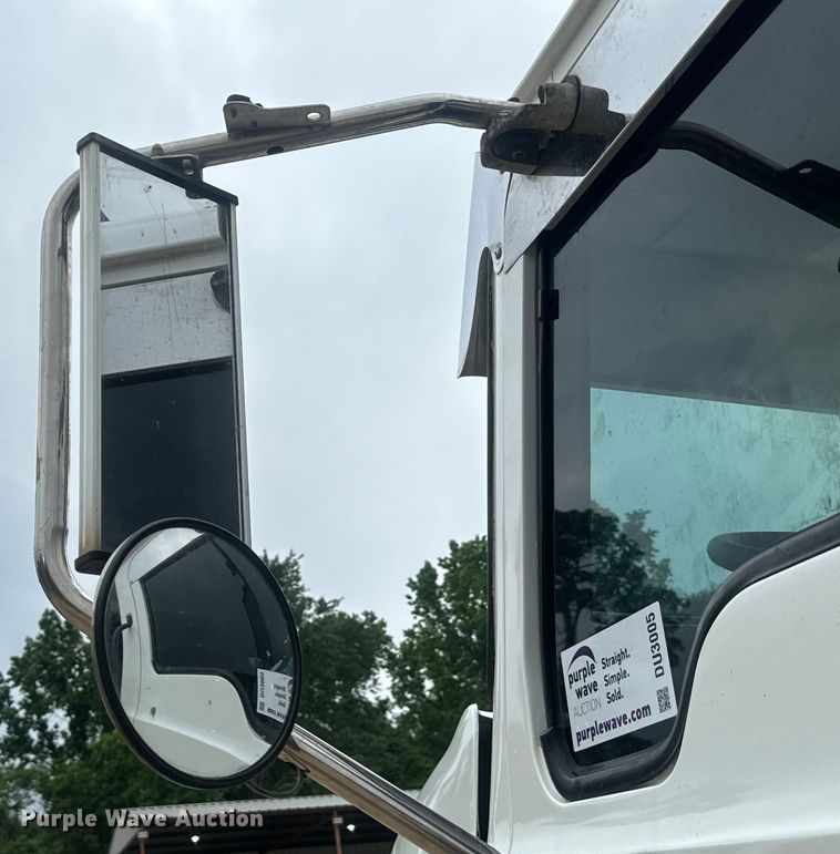 image for item DU3005 2004 Mack CX613 dump truck