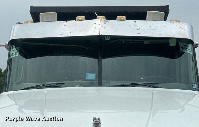 image for item DU3005 2004 Mack CX613 dump truck