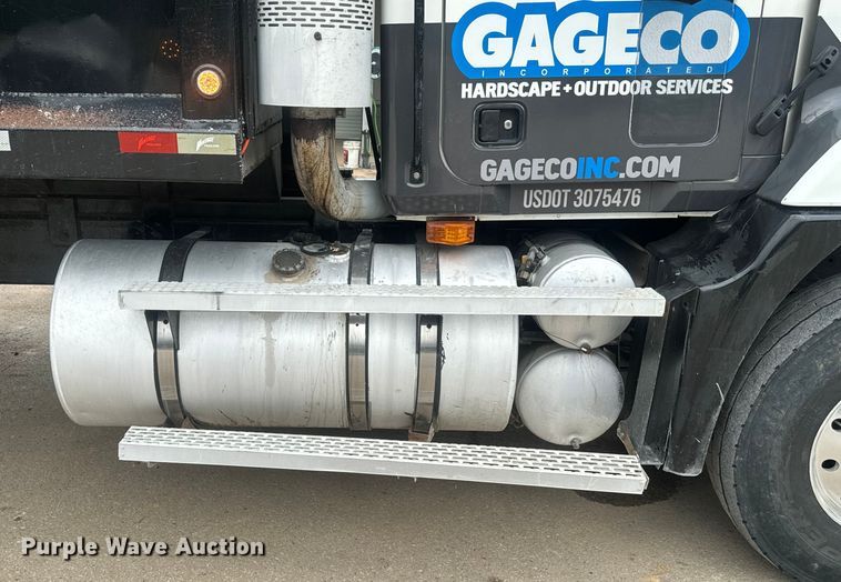 image for item DU3005 2004 Mack CX613 dump truck