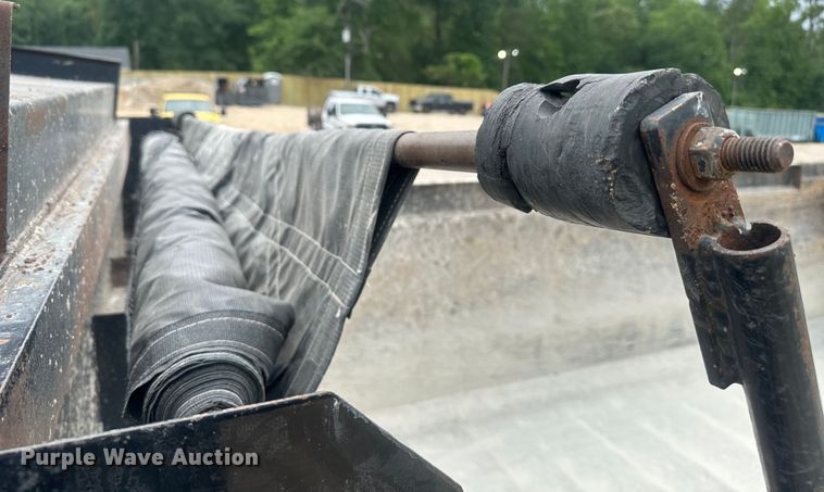 image for item DU3005 2004 Mack CX613 dump truck