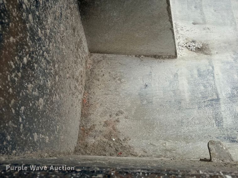 image for item DU3005 2004 Mack CX613 dump truck