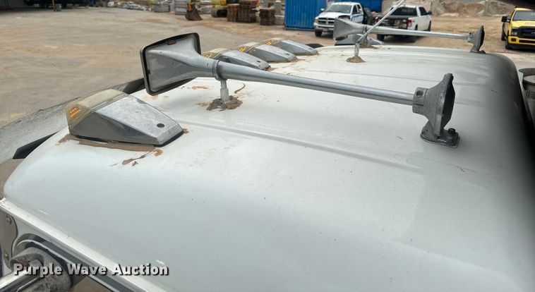 image for item DU3005 2004 Mack CX613 dump truck