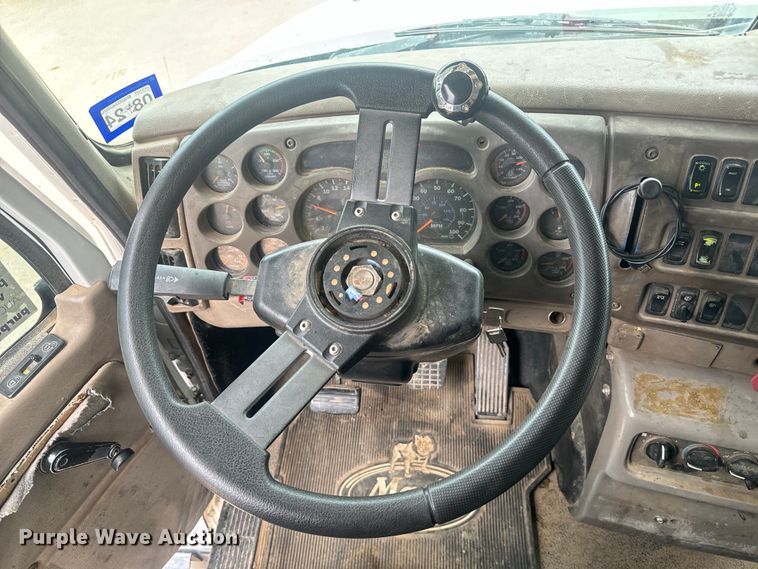 image for item DU3005 2004 Mack CX613 dump truck