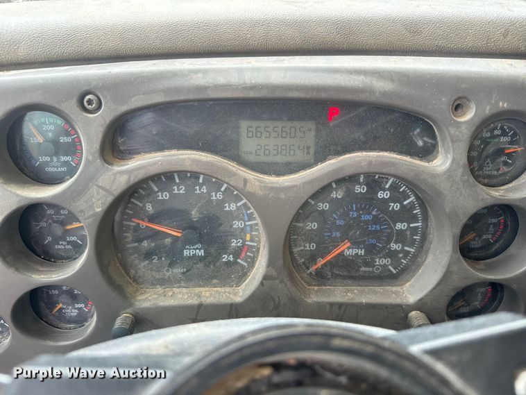 image for item DU3005 2004 Mack CX613 dump truck