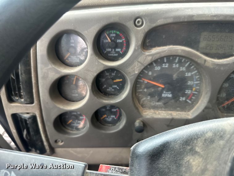 image for item DU3005 2004 Mack CX613 dump truck