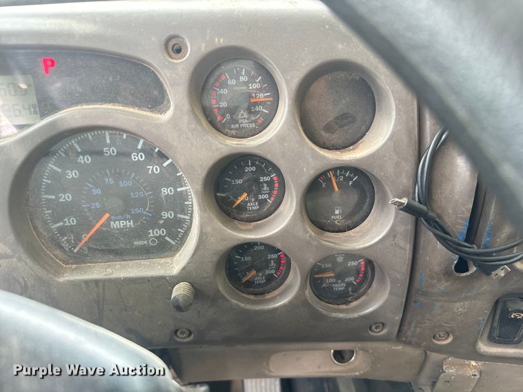 image for item DU3005 2004 Mack CX613 dump truck