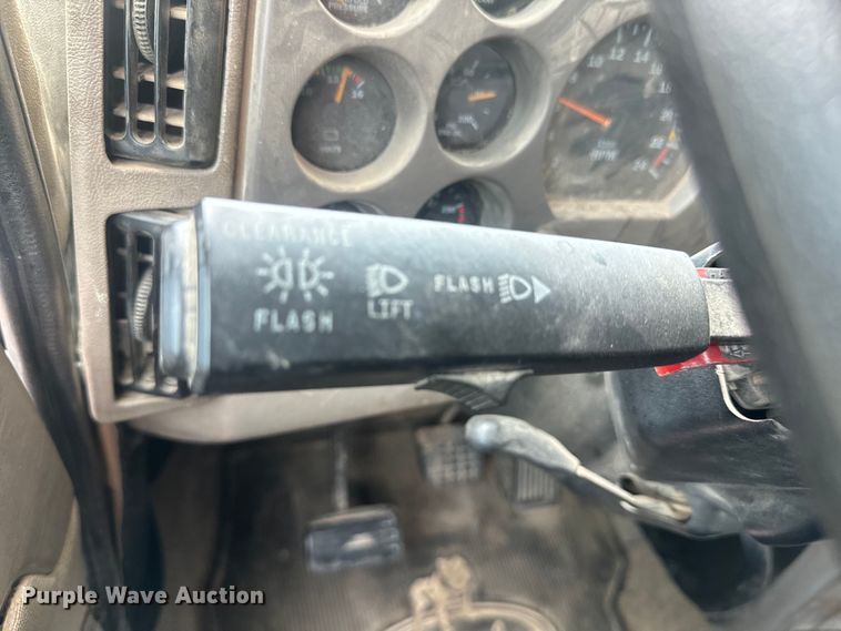 image for item DU3005 2004 Mack CX613 dump truck