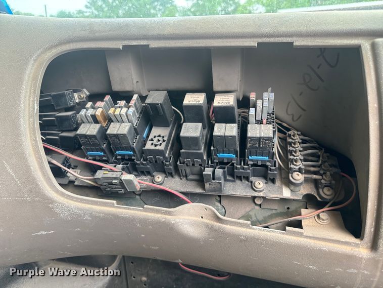 image for item DU3005 2004 Mack CX613 dump truck