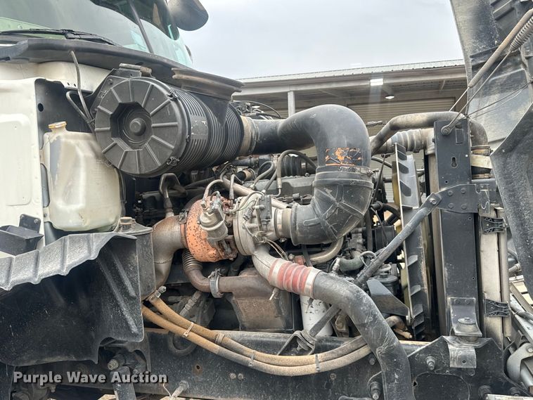 image for item DU3005 2004 Mack CX613 dump truck