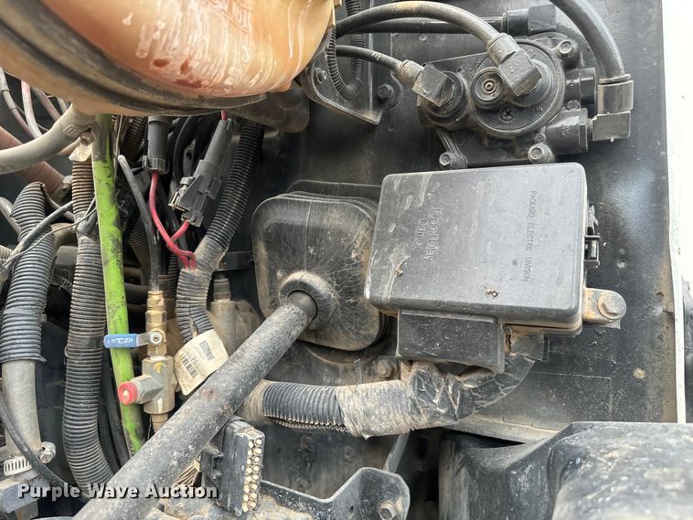 image for item DU3005 2004 Mack CX613 dump truck