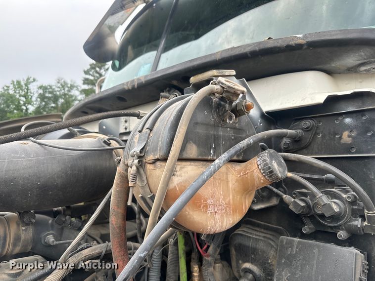 image for item DU3005 2004 Mack CX613 dump truck