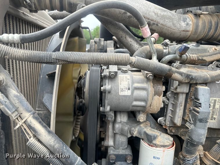 image for item DU3005 2004 Mack CX613 dump truck