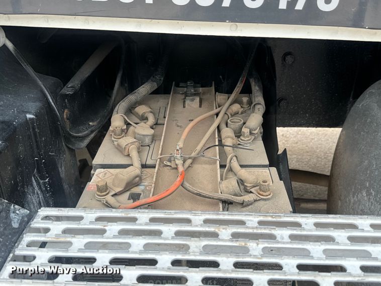 image for item DU3005 2004 Mack CX613 dump truck