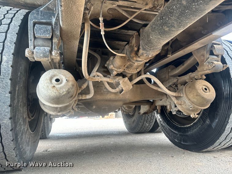 image for item DU3005 2004 Mack CX613 dump truck