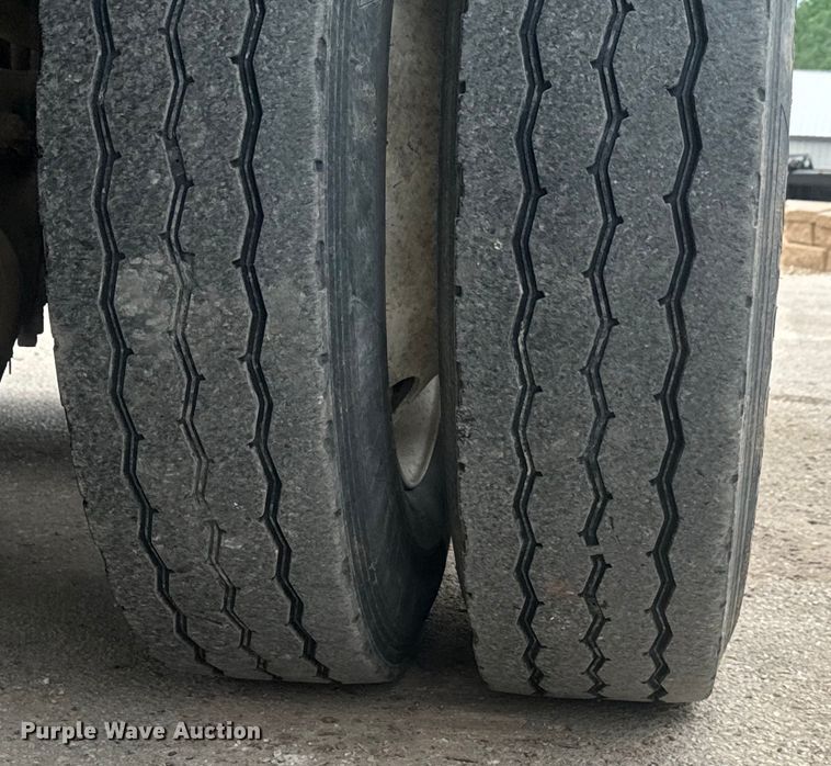 image for item DU3005 2004 Mack CX613 dump truck