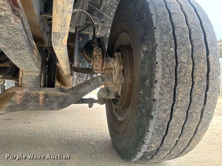 image for item DU3005 2004 Mack CX613 dump truck