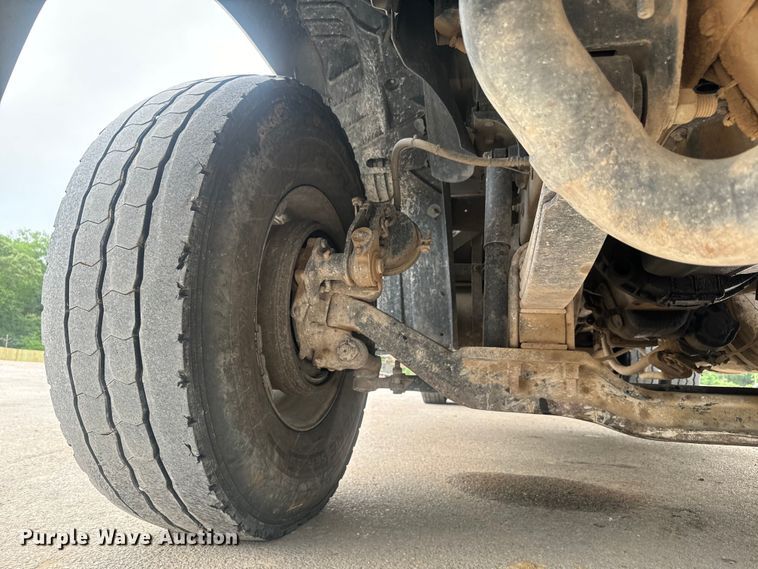 image for item DU3005 2004 Mack CX613 dump truck